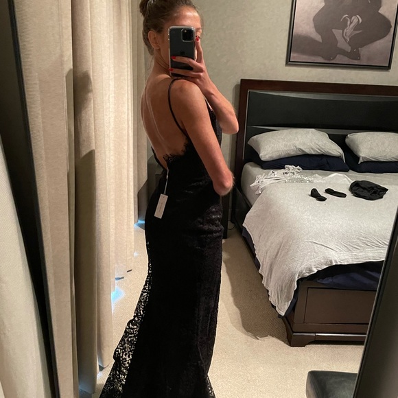 BRAND NEW W/ TAG Alamour The Label Layali Gown - Picture 3 of 9